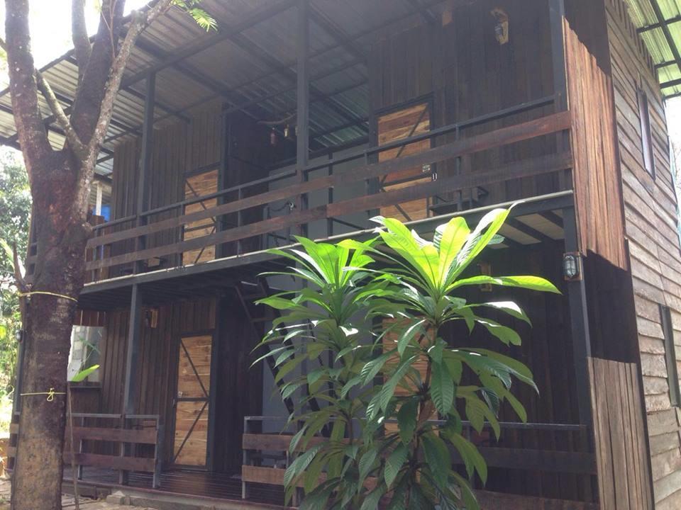 Hotel The Shadow House & Bar Koh Phayam Exterior foto